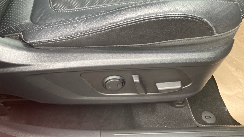 Hyundai TUCSON 1.6 TGDi Hybrid 230 Ultimate 5dr 2WD Auto Hybrid Estate - Image 32