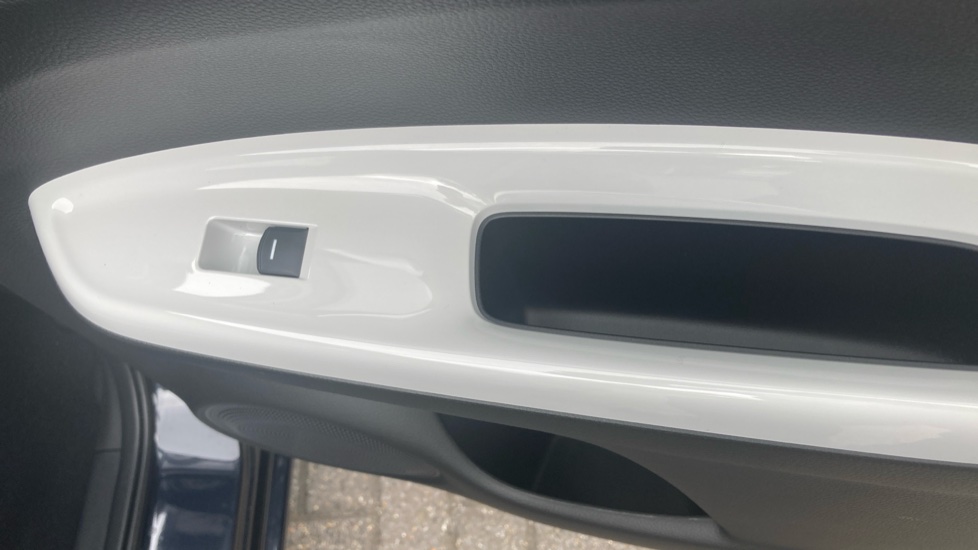 Honda Jazz 1.5 i-MMD Hybrid EX 5dr eCVT Hybrid Hatchback - Image 36