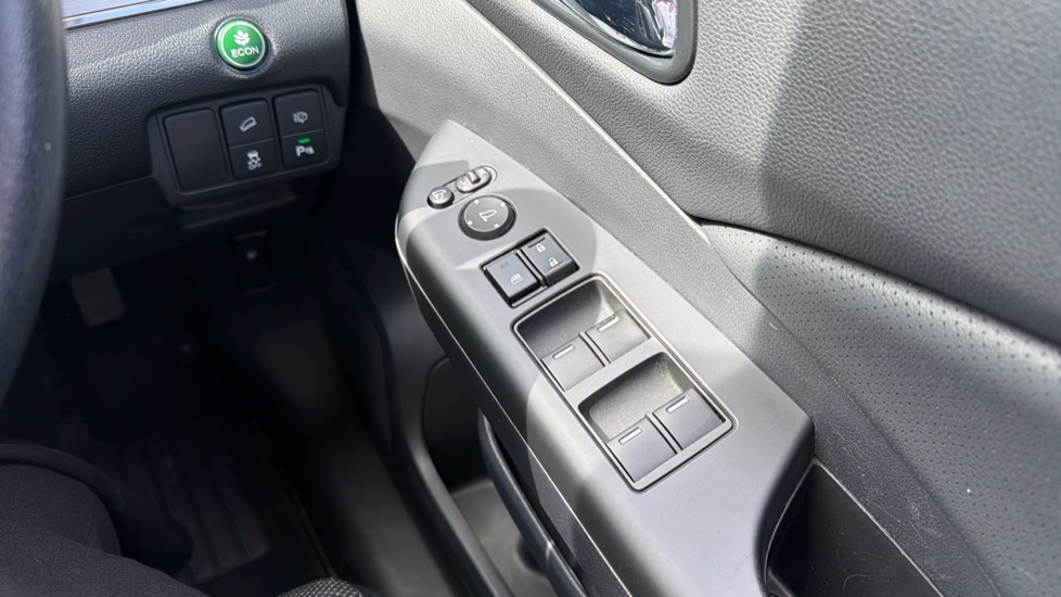 Honda CR-V 2.0 i-VTEC EX 5dr Auto Petrol Estate - Image 26