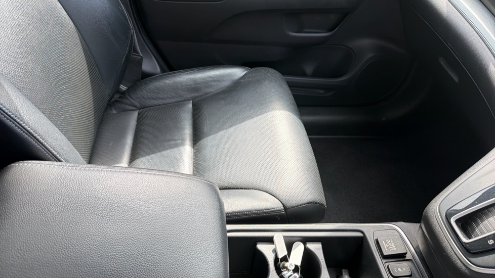 Honda CR-V 2.0 i-VTEC EX 5dr Auto Petrol Estate - Image 31