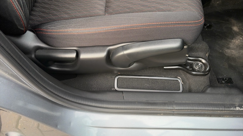 Honda Jazz 1.5 i-VTEC Sport Navi 5dr Petrol Hatchback - Image 31
