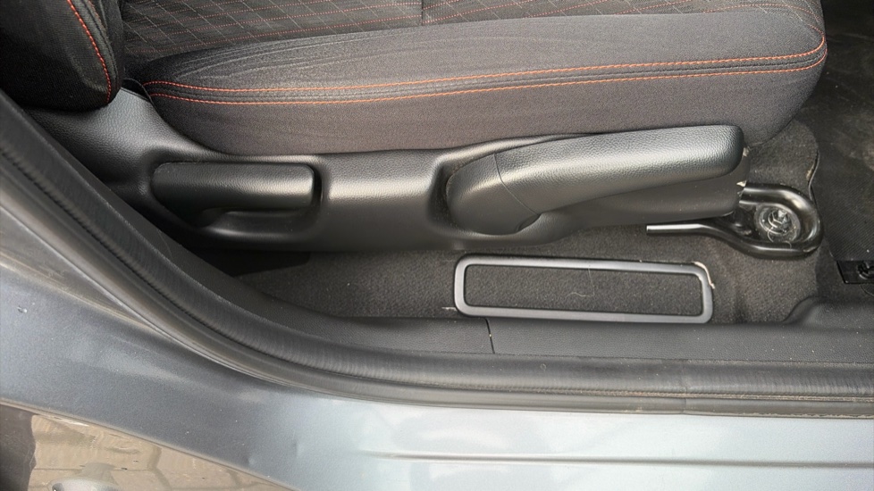 Honda Jazz 1.5 i-VTEC Sport Navi 5dr Petrol Hatchback - Image 34