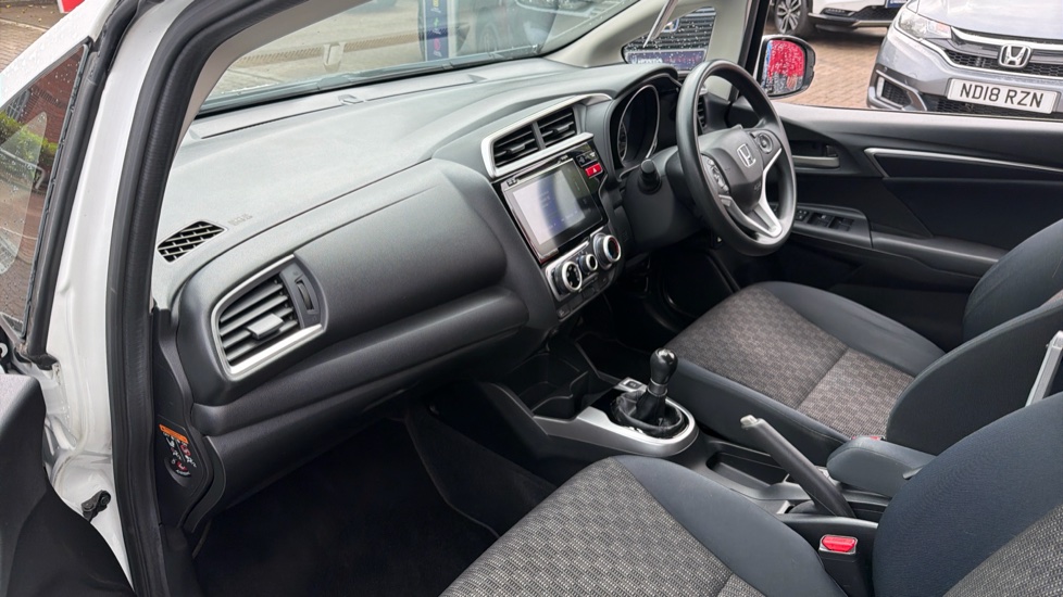 Honda Jazz 1.3 SE 5dr Petrol Hatchback - Image 2