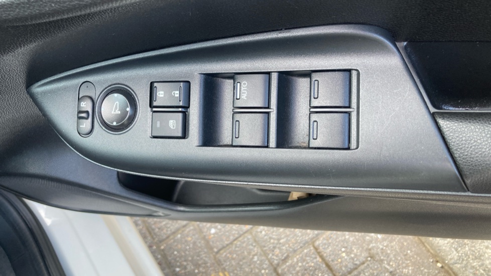 Honda Jazz 1.3 S 5dr Petrol Hatchback - Image 15