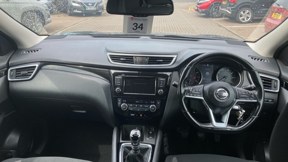 Nissan Qashqai 1.3 DiG-T 160 Acenta Premium 5dr Petrol Hatchback - Image 4