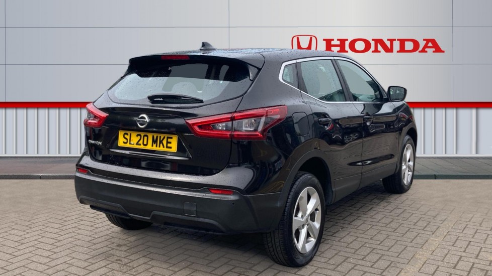Nissan Qashqai 1.3 DiG-T 160 Acenta Premium 5dr Petrol Hatchback - Image 12