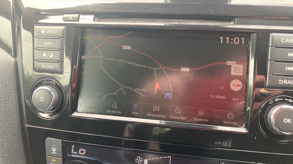 Nissan Qashqai 1.3 DiG-T 160 Acenta Premium 5dr Petrol Hatchback - Image 21