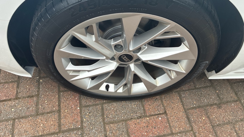 Audi A5 35 TFSI Sport 5dr S Tronic Petrol Hatchback - Image 32