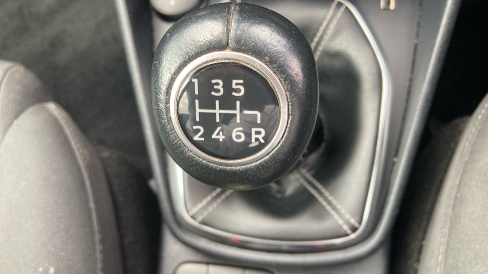 Ford Fiesta 1.0 EcoBoost Hybrid mHEV 125 Titanium 5dr Petrol Hatchback - Image 13
