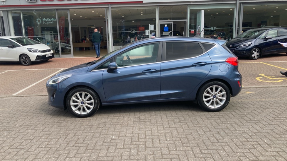 Ford Fiesta 1.0 EcoBoost Hybrid mHEV 125 Titanium 5dr Petrol Hatchback - Image 37