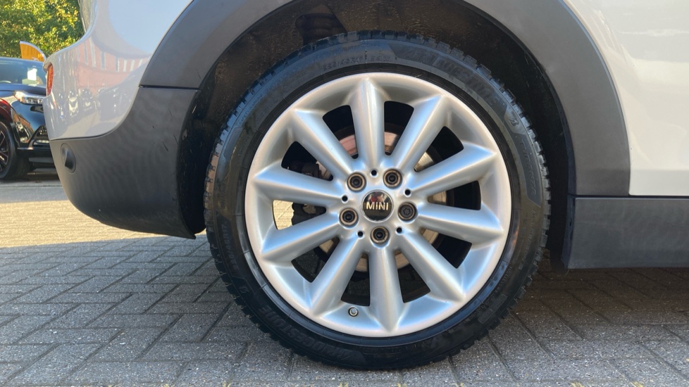 MINI Clubman 1.5 Cooper 6dr Auto [7 Speed] Petrol Estate - Image 9
