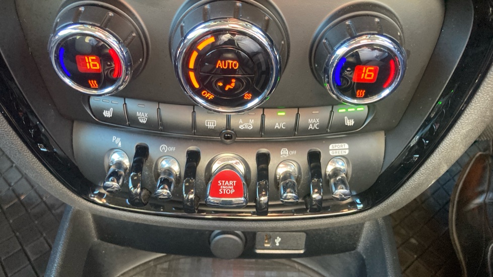 MINI Clubman 1.5 Cooper 6dr Auto [7 Speed] Petrol Estate - Image 20