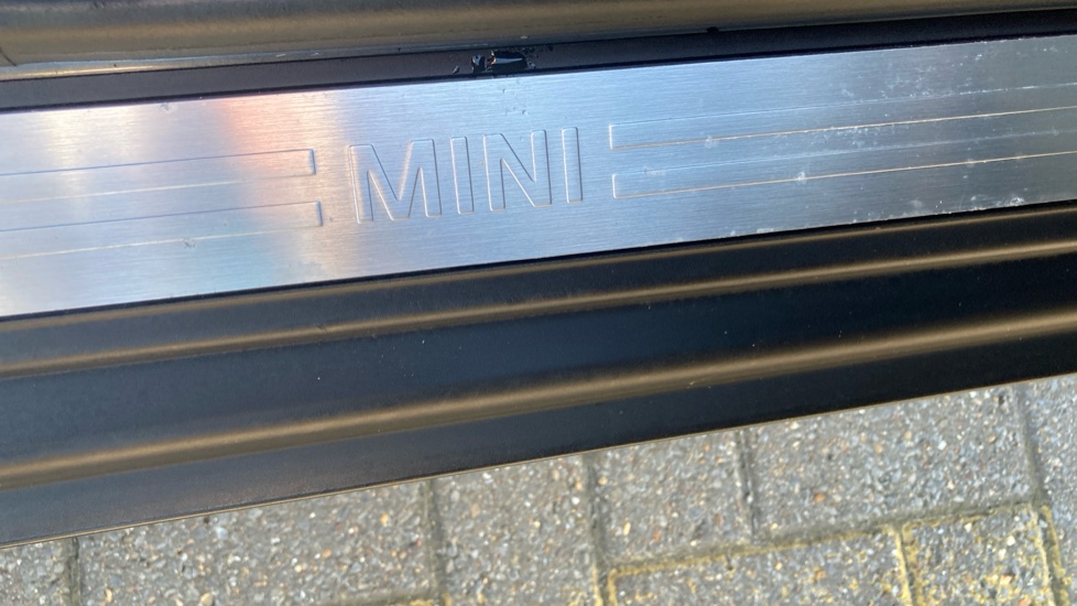 MINI Clubman 1.5 Cooper 6dr Auto [7 Speed] Petrol Estate - Image 28