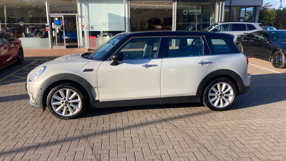 MINI Clubman 1.5 Cooper 6dr Auto [7 Speed] Petrol Estate - Image 36