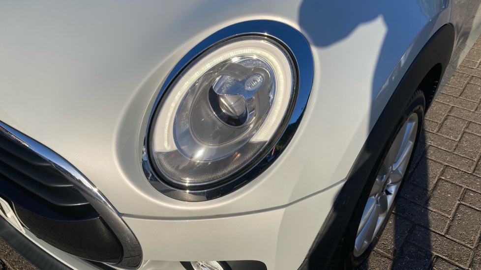 MINI Clubman 1.5 Cooper 6dr Auto [7 Speed] Petrol Estate - Image 40
