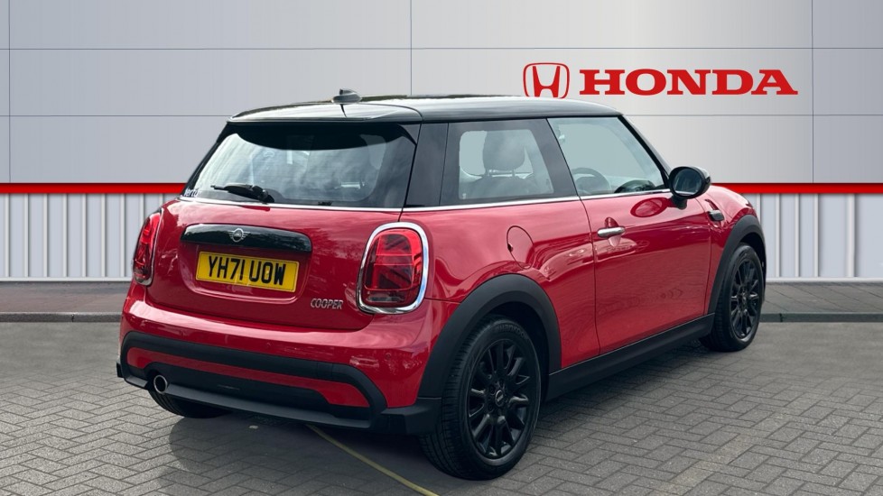 MINI Hatchback 1.5 Cooper Classic 3dr Petrol Hatchback - Image 12
