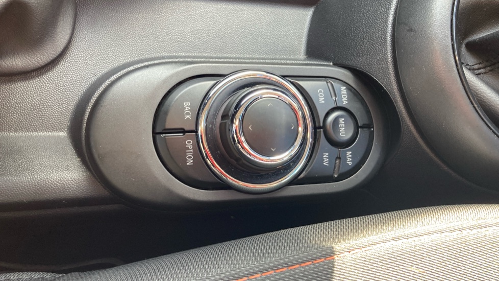 MINI Hatchback 1.5 Cooper Classic 3dr Petrol Hatchback - Image 19