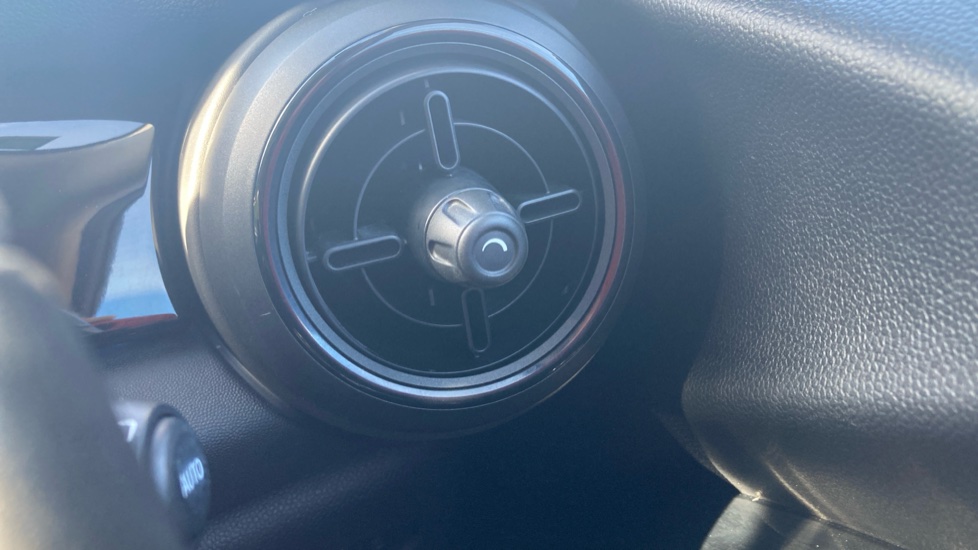 MINI Hatchback 1.5 Cooper Classic 3dr Petrol Hatchback - Image 24