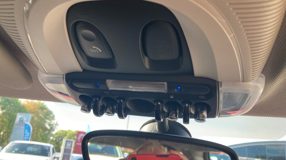 MINI Hatchback 1.5 Cooper Classic 3dr Petrol Hatchback - Image 25