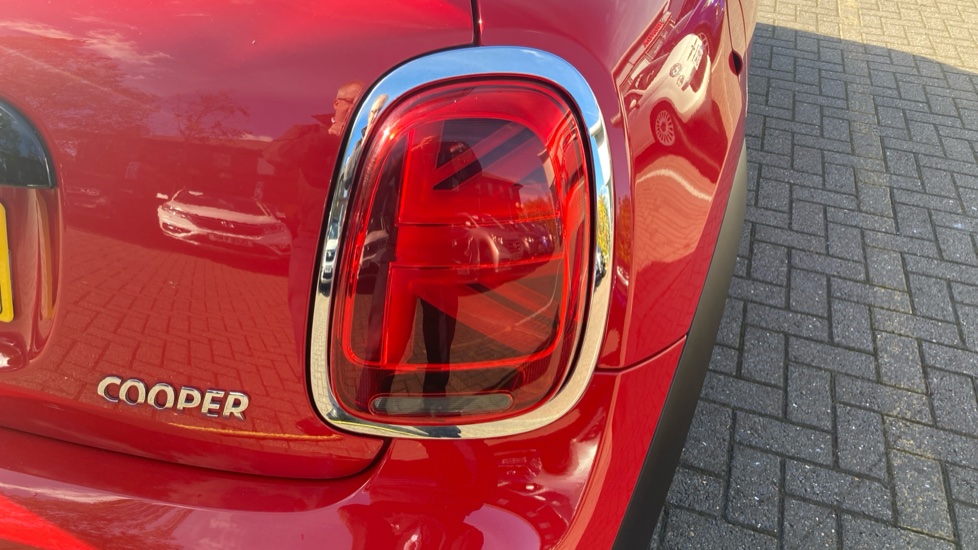 MINI Hatchback 1.5 Cooper Classic 3dr Petrol Hatchback - Image 31