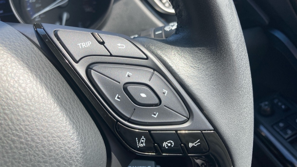Toyota C-HR 2.0 Hybrid Design 5dr CVT Hybrid Hatchback - Image 14