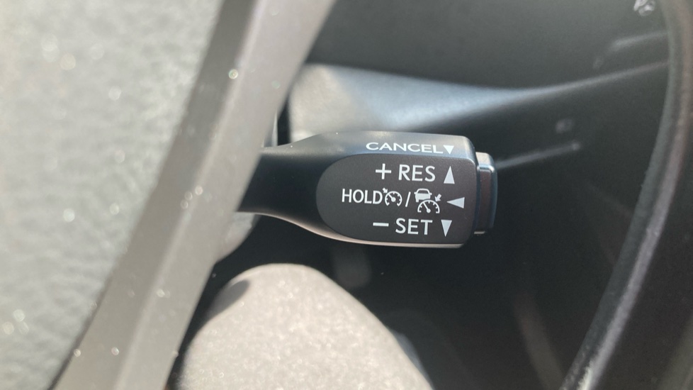 Toyota C-HR 2.0 Hybrid Design 5dr CVT Hybrid Hatchback - Image 15