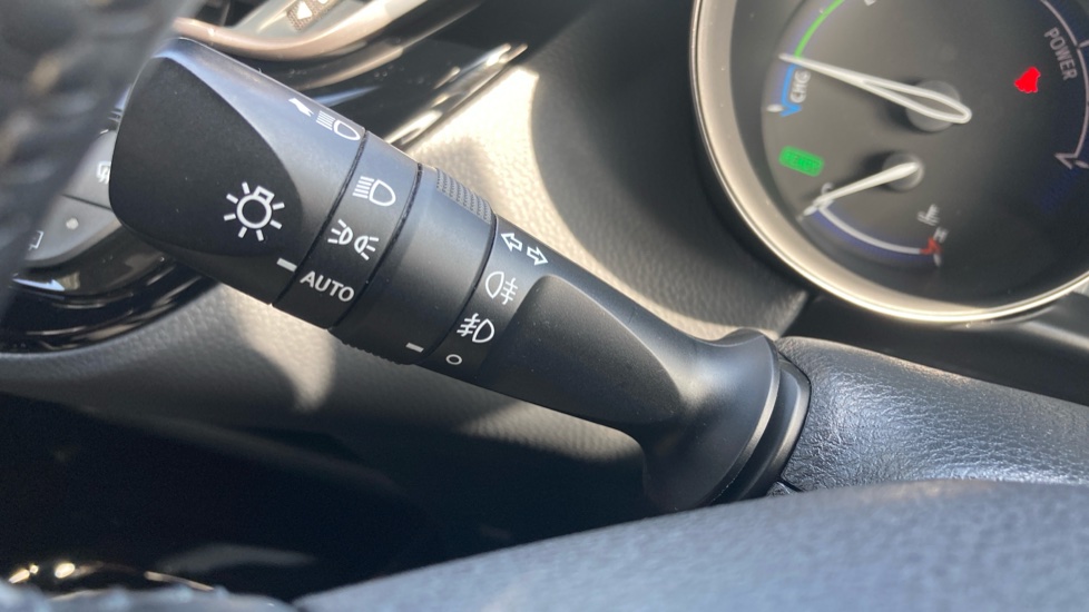 Toyota C-HR 2.0 Hybrid Design 5dr CVT Hybrid Hatchback - Image 16