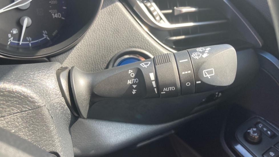 Toyota C-HR 2.0 Hybrid Design 5dr CVT Hybrid Hatchback - Image 17