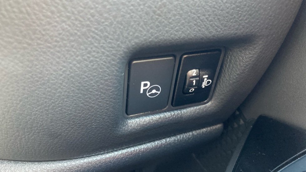 Toyota C-HR 2.0 Hybrid Design 5dr CVT Hybrid Hatchback - Image 20