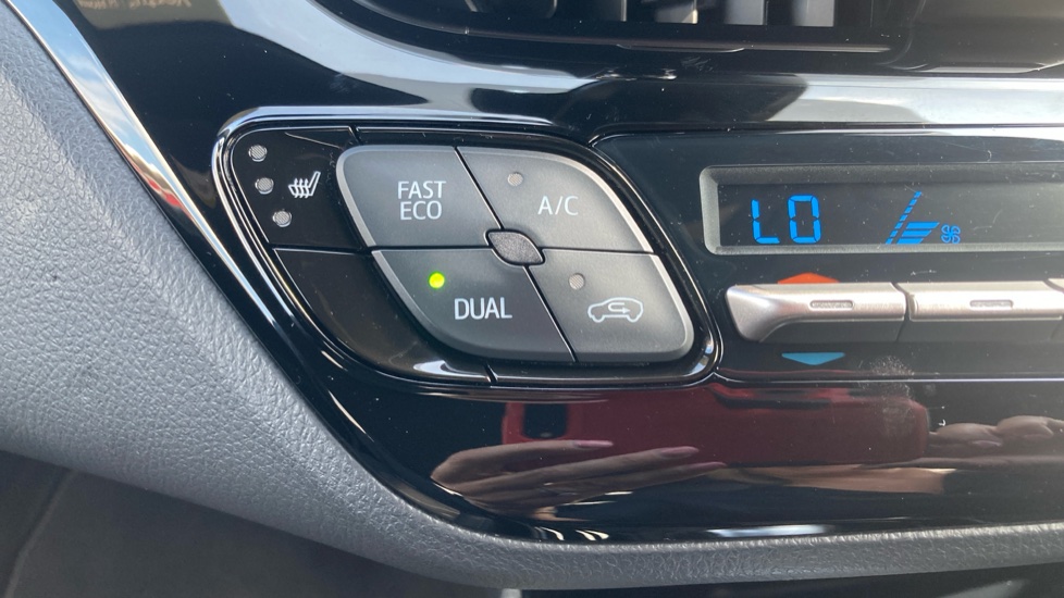 Toyota C-HR 2.0 Hybrid Design 5dr CVT Hybrid Hatchback - Image 24