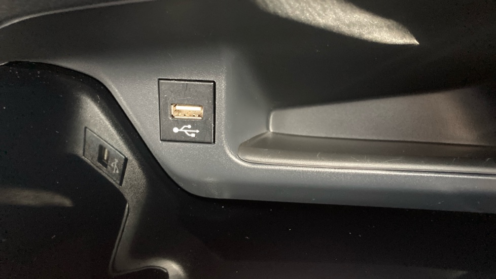Toyota C-HR 2.0 Hybrid Design 5dr CVT Hybrid Hatchback - Image 26