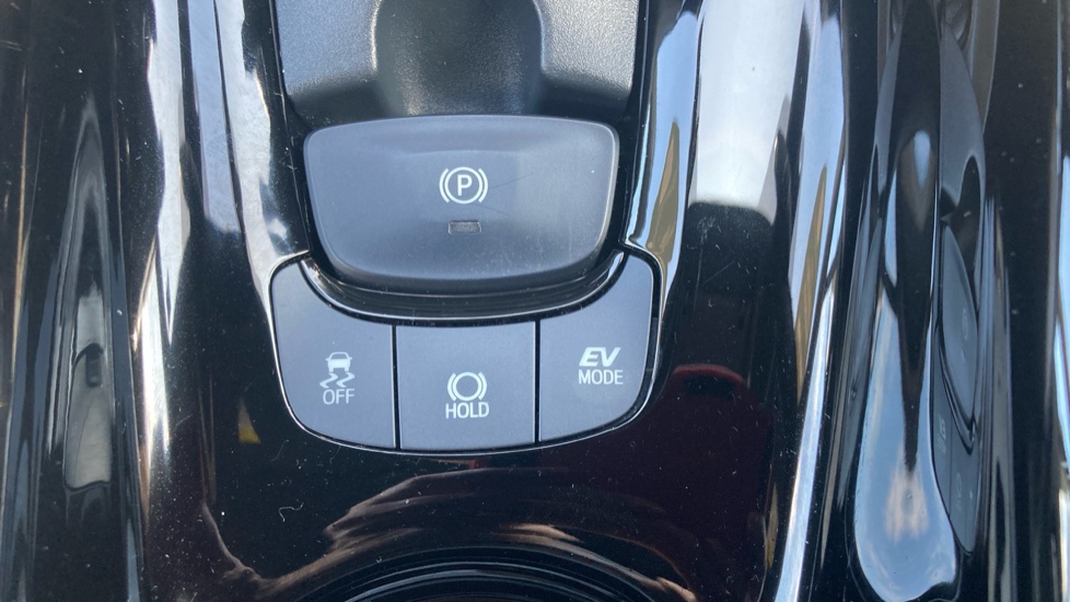 Toyota C-HR 2.0 Hybrid Design 5dr CVT Hybrid Hatchback - Image 27
