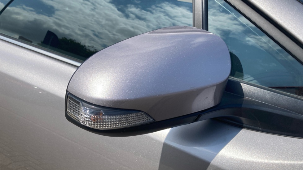 Toyota C-HR 2.0 Hybrid Design 5dr CVT Hybrid Hatchback - Image 35