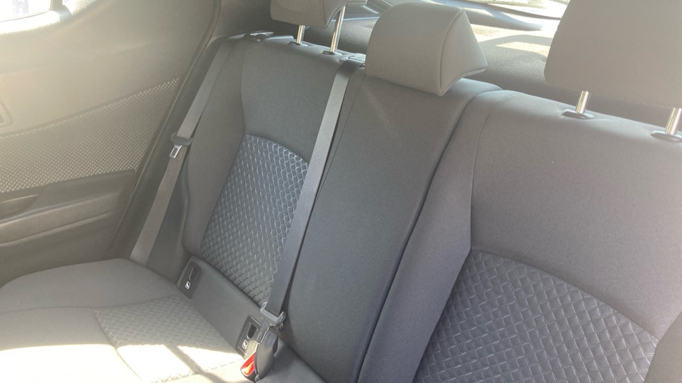 Toyota C-HR 1.8 Hybrid Icon 5dr CVT Hybrid Hatchback - Image 8