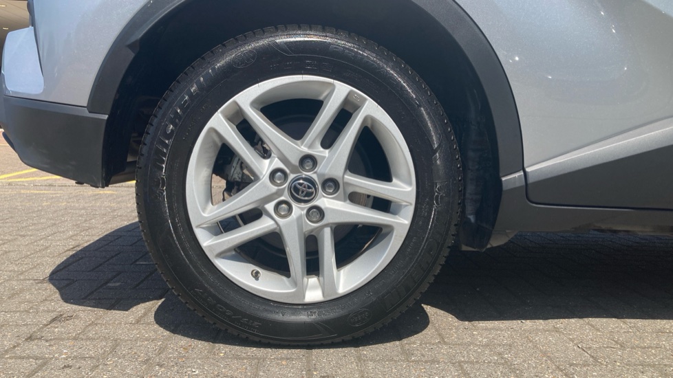 Toyota C-HR 1.8 Hybrid Icon 5dr CVT Hybrid Hatchback - Image 9