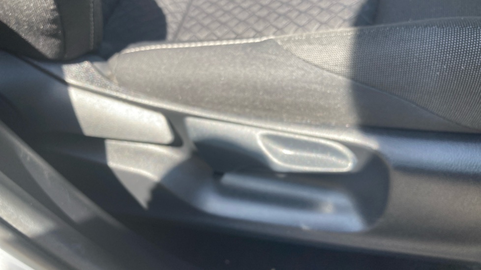 Toyota C-HR 1.8 Hybrid Icon 5dr CVT Hybrid Hatchback - Image 27