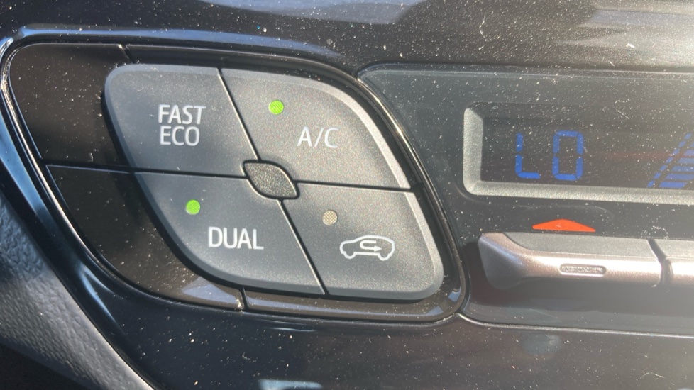 Toyota C-HR 1.8 Hybrid Icon 5dr CVT Hybrid Hatchback - Image 40