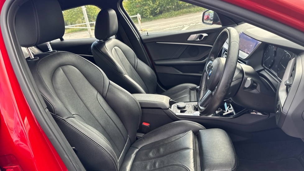BMW 1 Series 118i M Sport 5dr Petrol Hatchback - Image 38
