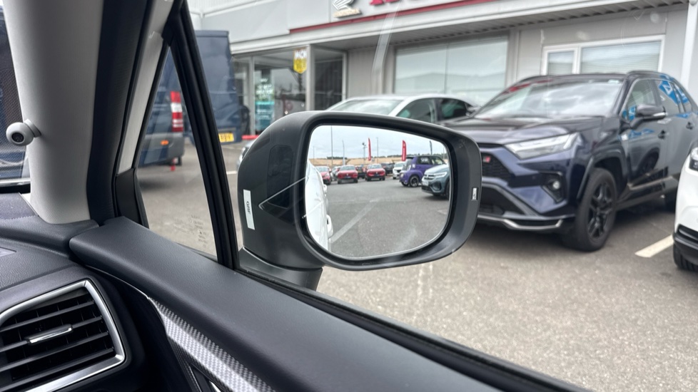 Subaru XV 2.0i e-Boxer SE Premium 5dr Lineartronic Hybrid Hatchback - Image 25