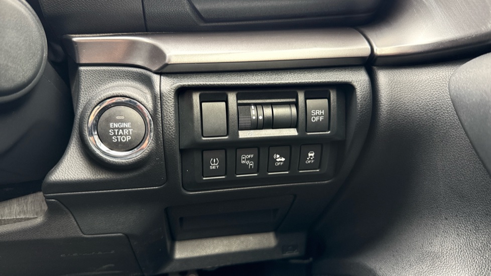 Subaru XV 2.0i e-Boxer SE Premium 5dr Lineartronic Hybrid Hatchback - Image 27