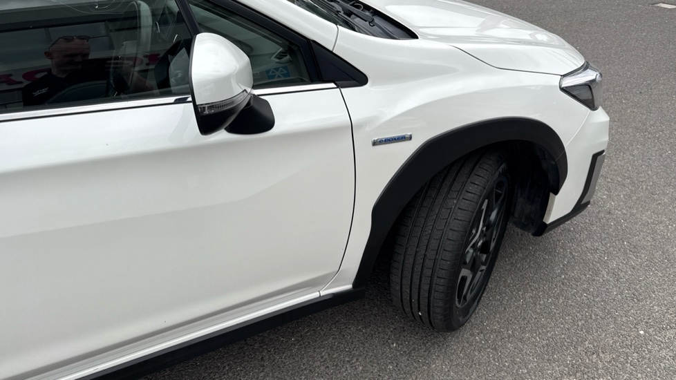 Subaru XV 2.0i e-Boxer SE Premium 5dr Lineartronic Hybrid Hatchback - Image 32