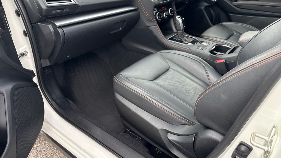Subaru XV 2.0i e-Boxer SE Premium 5dr Lineartronic Hybrid Hatchback - Image 45