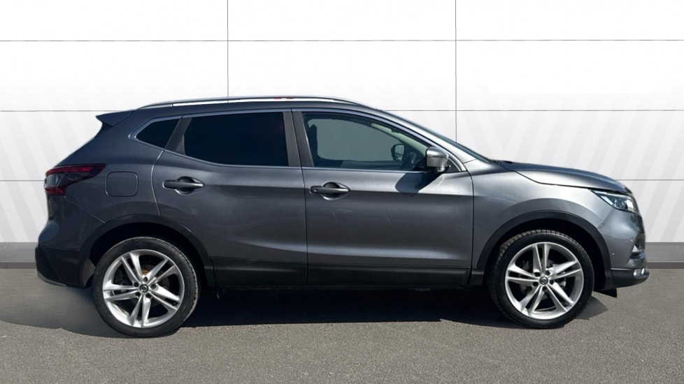 Nissan Qashqai 1.3 DiG-T N-Motion 5dr Petrol Hatchback - Image 5