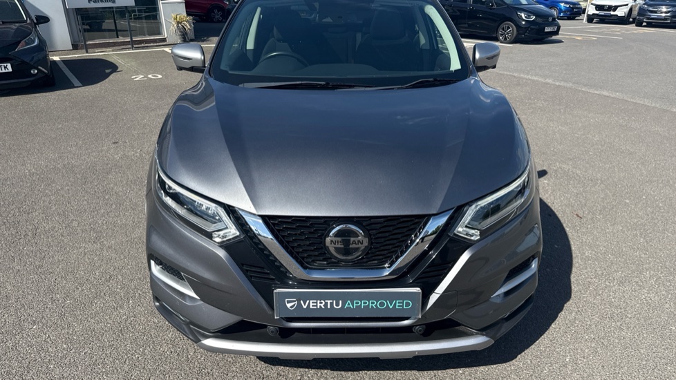 Nissan Qashqai 1.3 DiG-T N-Motion 5dr Petrol Hatchback - Image 8