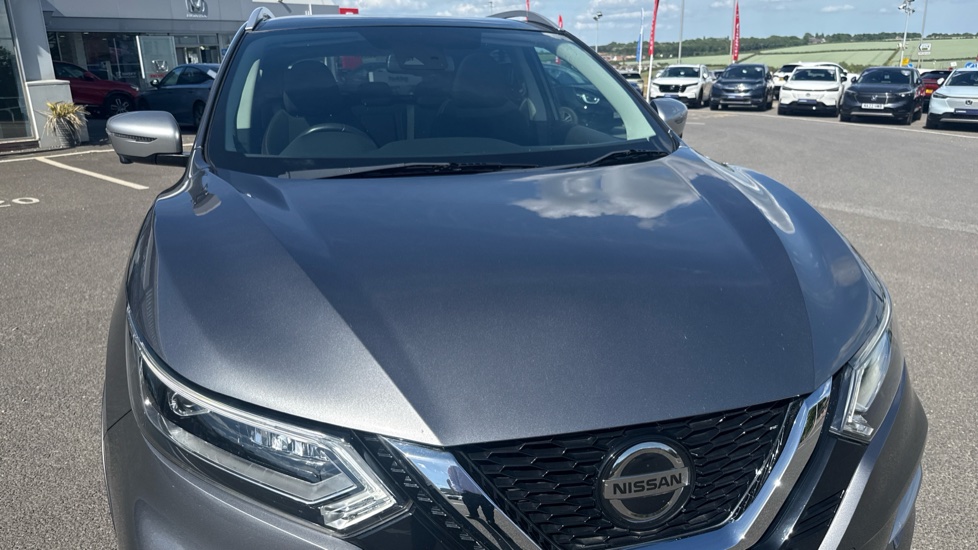 Nissan Qashqai 1.3 DiG-T N-Motion 5dr Petrol Hatchback - Image 23