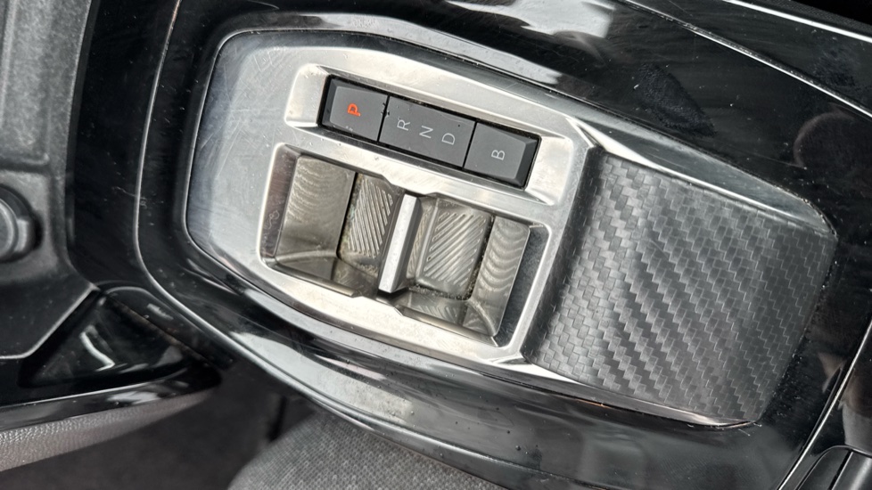 Peugeot 2008 100kW Active Premium+ 50kWh 5dr Auto Electric Estate - Image 13