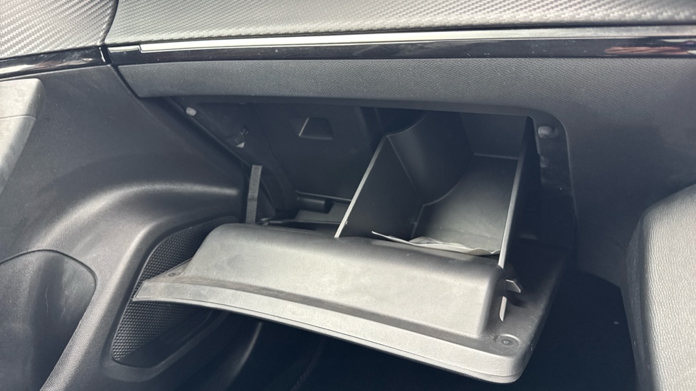 Peugeot 2008 100kW Active Premium+ 50kWh 5dr Auto Electric Estate - Image 19