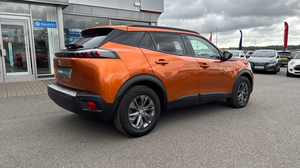 Peugeot 2008 100kW Active Premium+ 50kWh 5dr Auto Electric Estate - Image 23