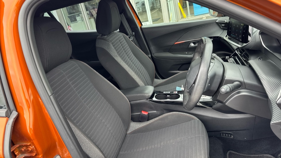 Peugeot 2008 100kW Active Premium+ 50kWh 5dr Auto Electric Estate - Image 41