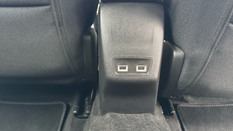 Peugeot 2008 100kW Active Premium+ 50kWh 5dr Auto Electric Estate - Image 43